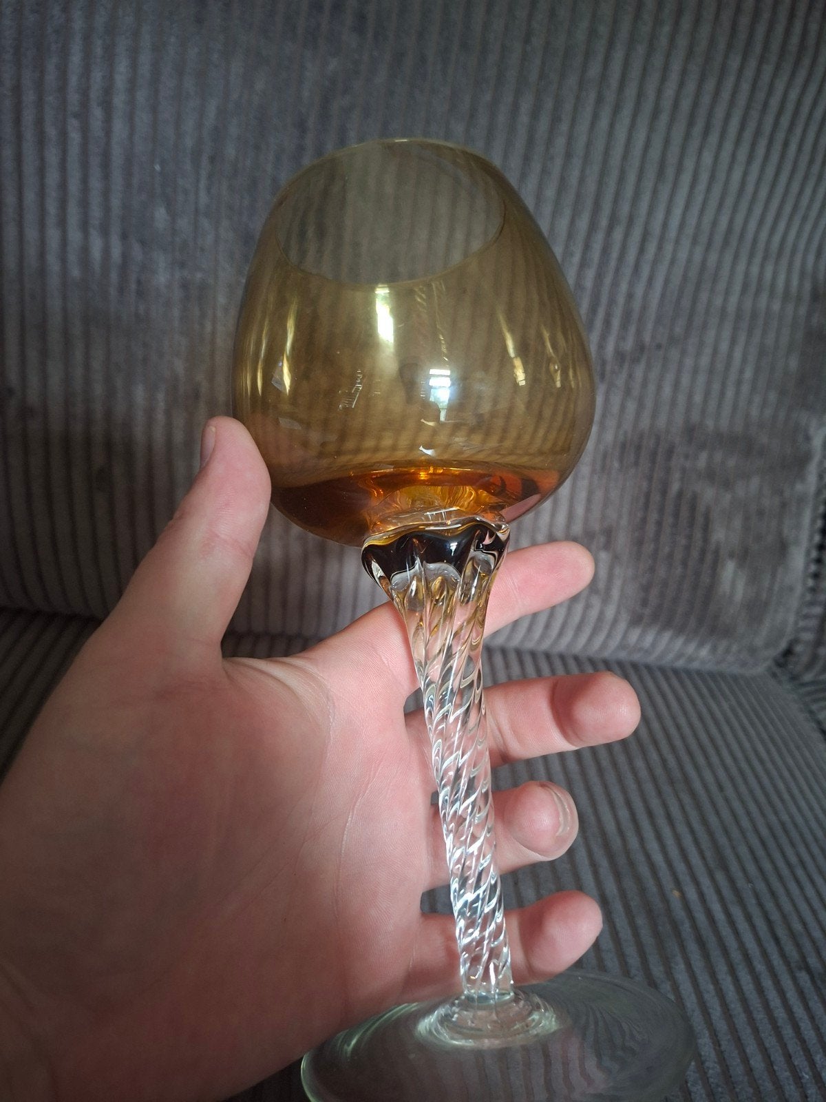 Vintage jaren 60 amberkleurig wijnglas met gedraaide steel, Ophalen