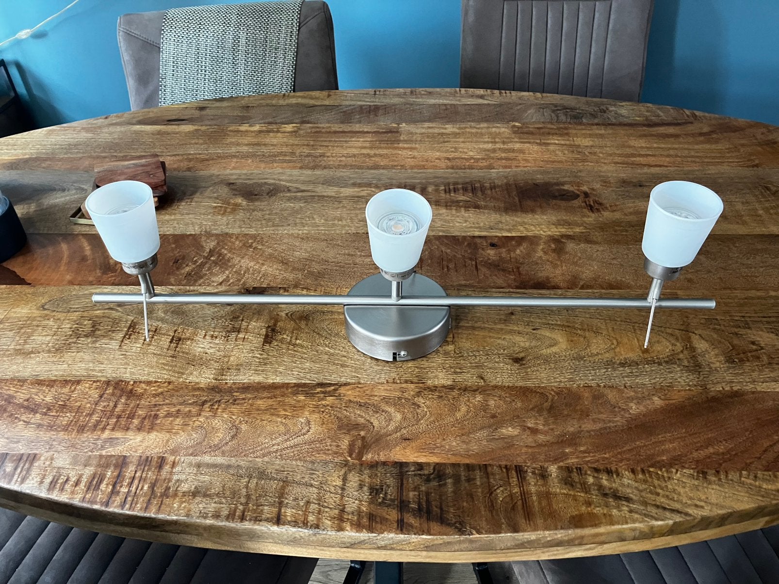 IKEA Plafonlamp/Plafondspot Basisk.  3 LED-spots, Ophalen, Zilver, 13 cm, Verstelbaar
