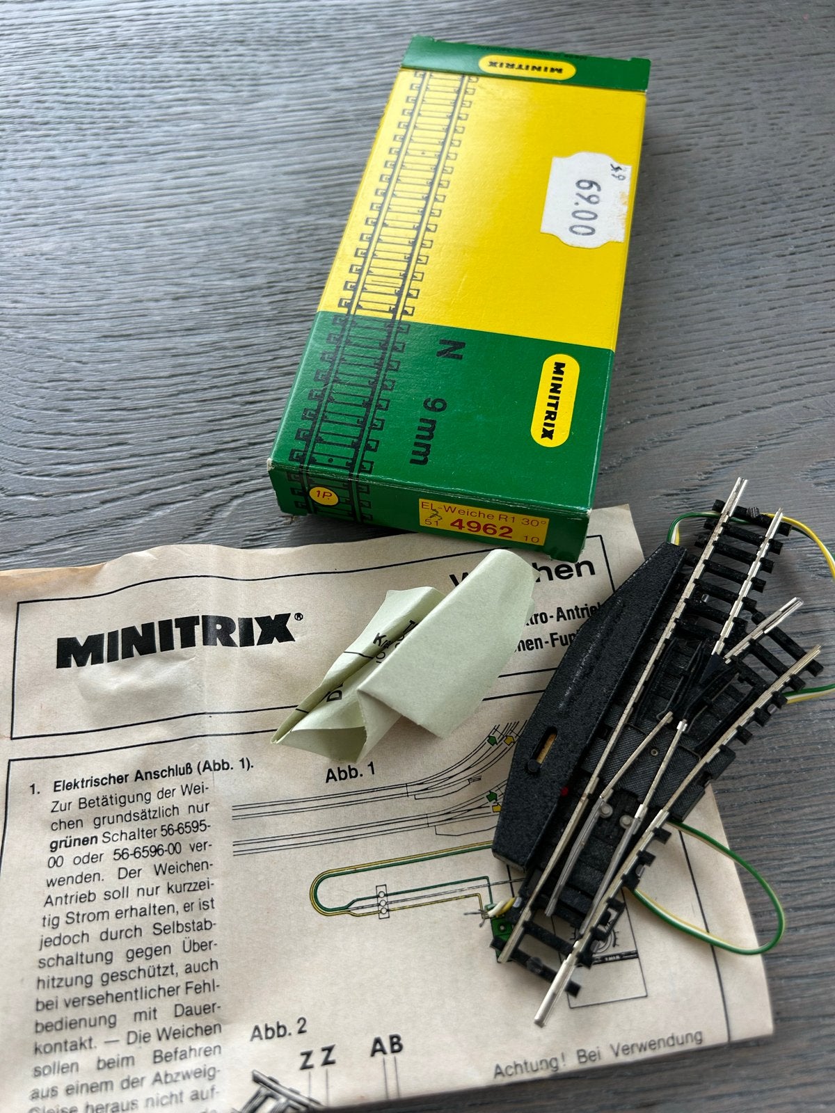 Minitrix N-spoor elektrische wissel R1 30 (4962), Gelijkstroom, Trix, Nieuw, Rails