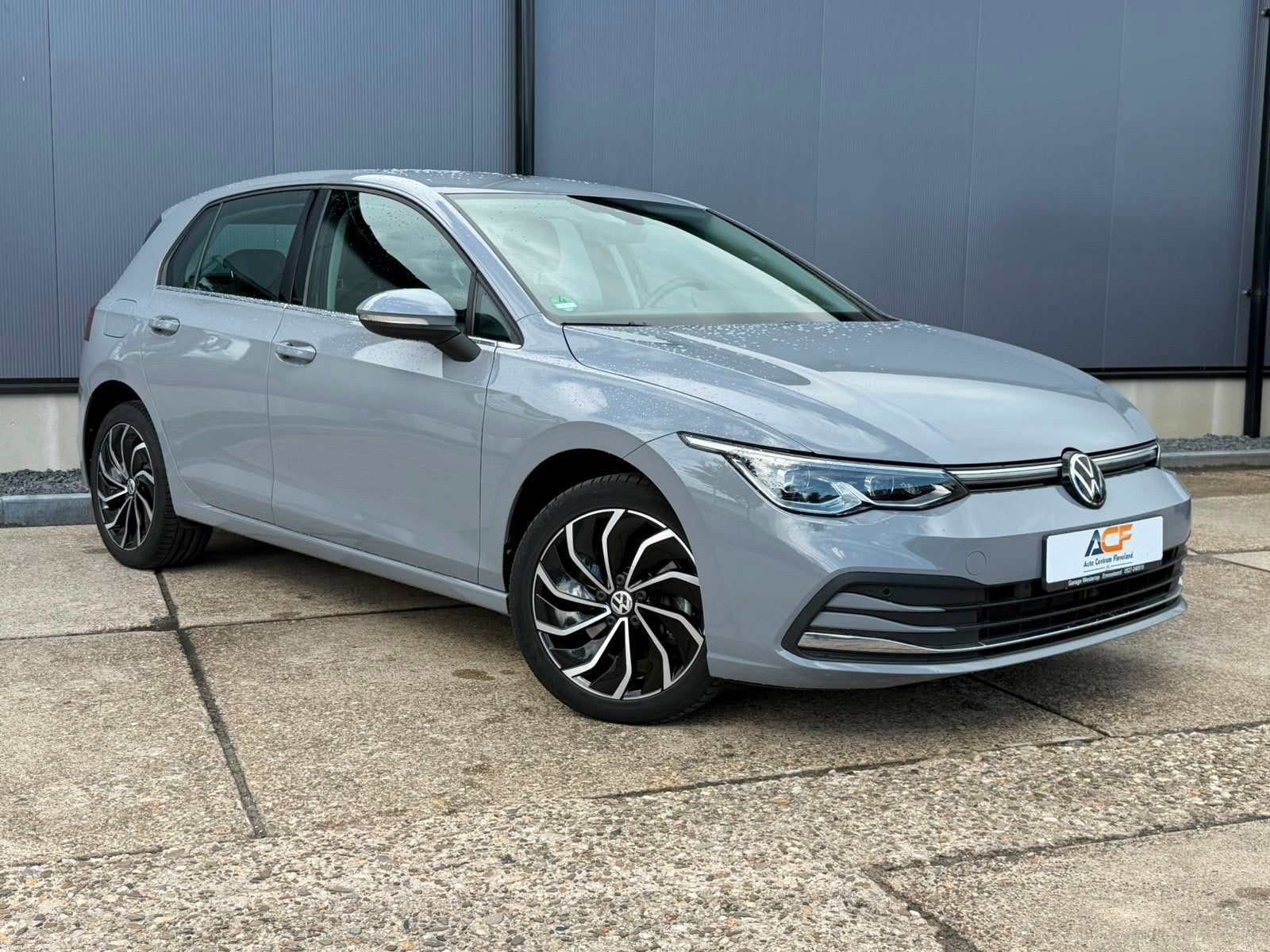Volkswagen Golf 1.4 eHybrid STYLE NARDO schitterende auto 1e, Gebruikt, 4 cilinders, Alcantara, Grijs