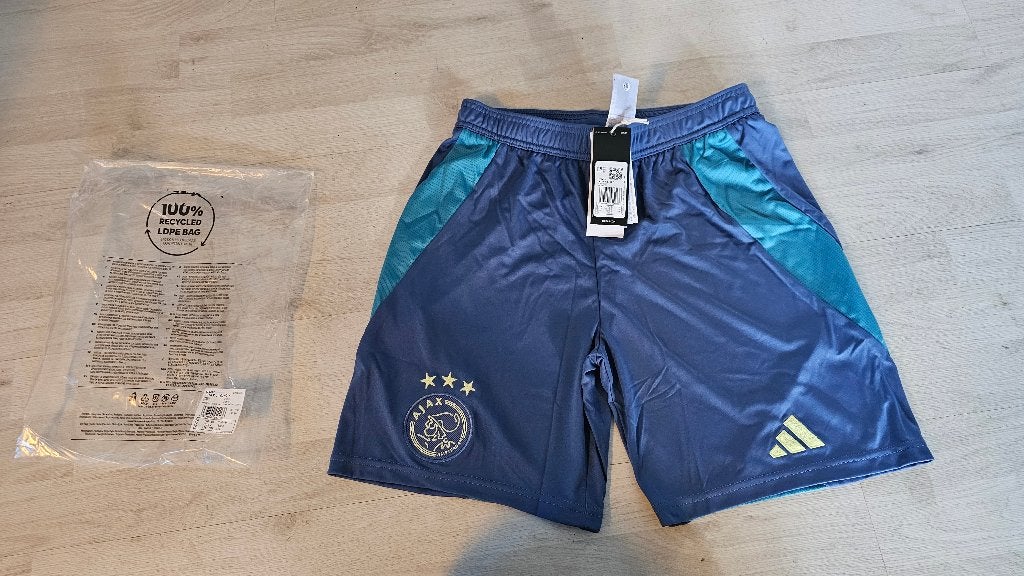 Ajax UIT Short! Seizoen 24/25! Mt XL! NIEUW!, Ophalen of Verzenden, Voetbal, Rood, Maat 56/58 (XL)