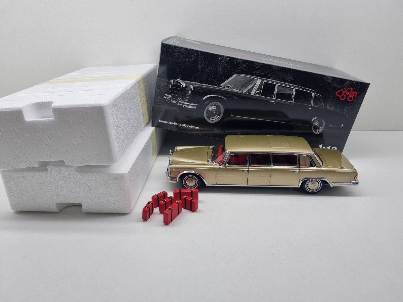 Nzg Mercedes-Benz 600 Pullman Limousine 1:18 Nieuw, Ophalen of Verzenden, Nieuw, Auto