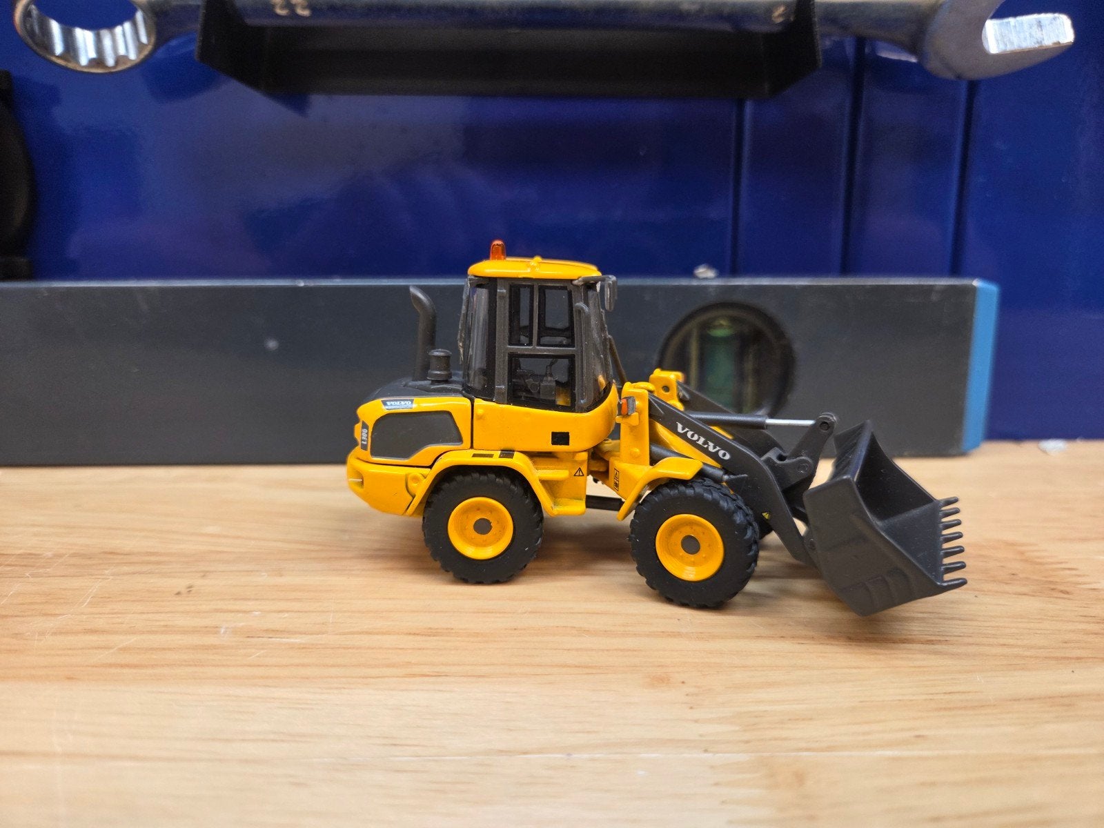 Volvo Shovel L35G Motorart 1:50 - Nieuwstaat, Hobby en Vrije tijd, Modelauto's | 1:50, Ophalen of Verzenden, Zo goed als nieuw