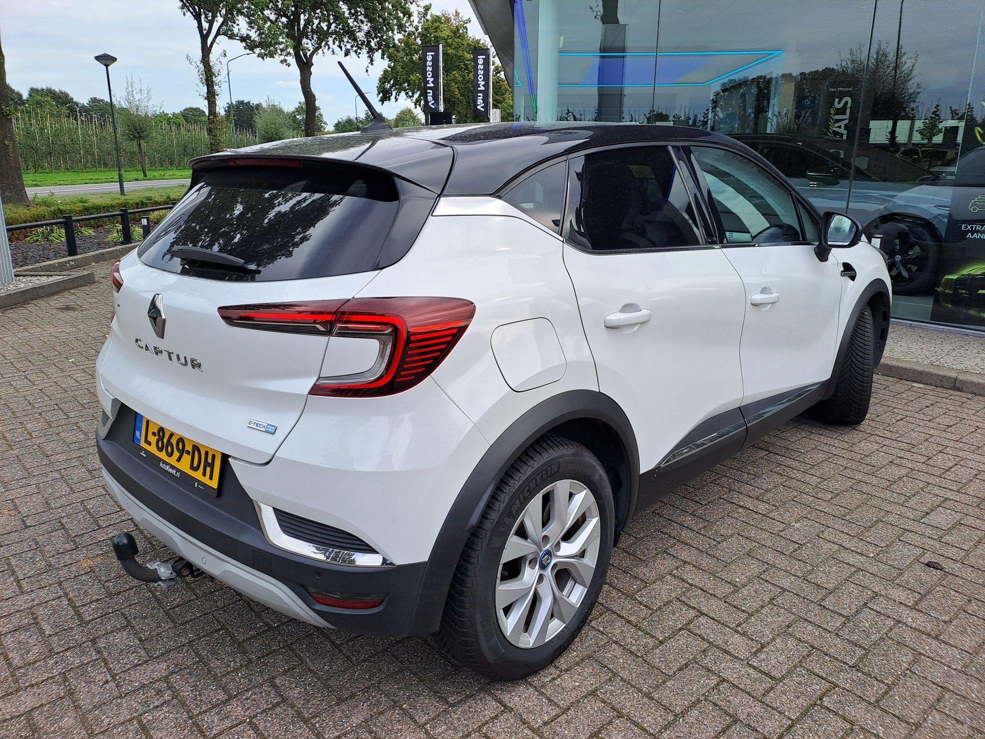 Renault Captur 1.6 E-Tech Plug-in Hybrid 160 Intens | TREKHA, Auto's, 12 maanden, Stof, Gebruikt, 4 cilinders