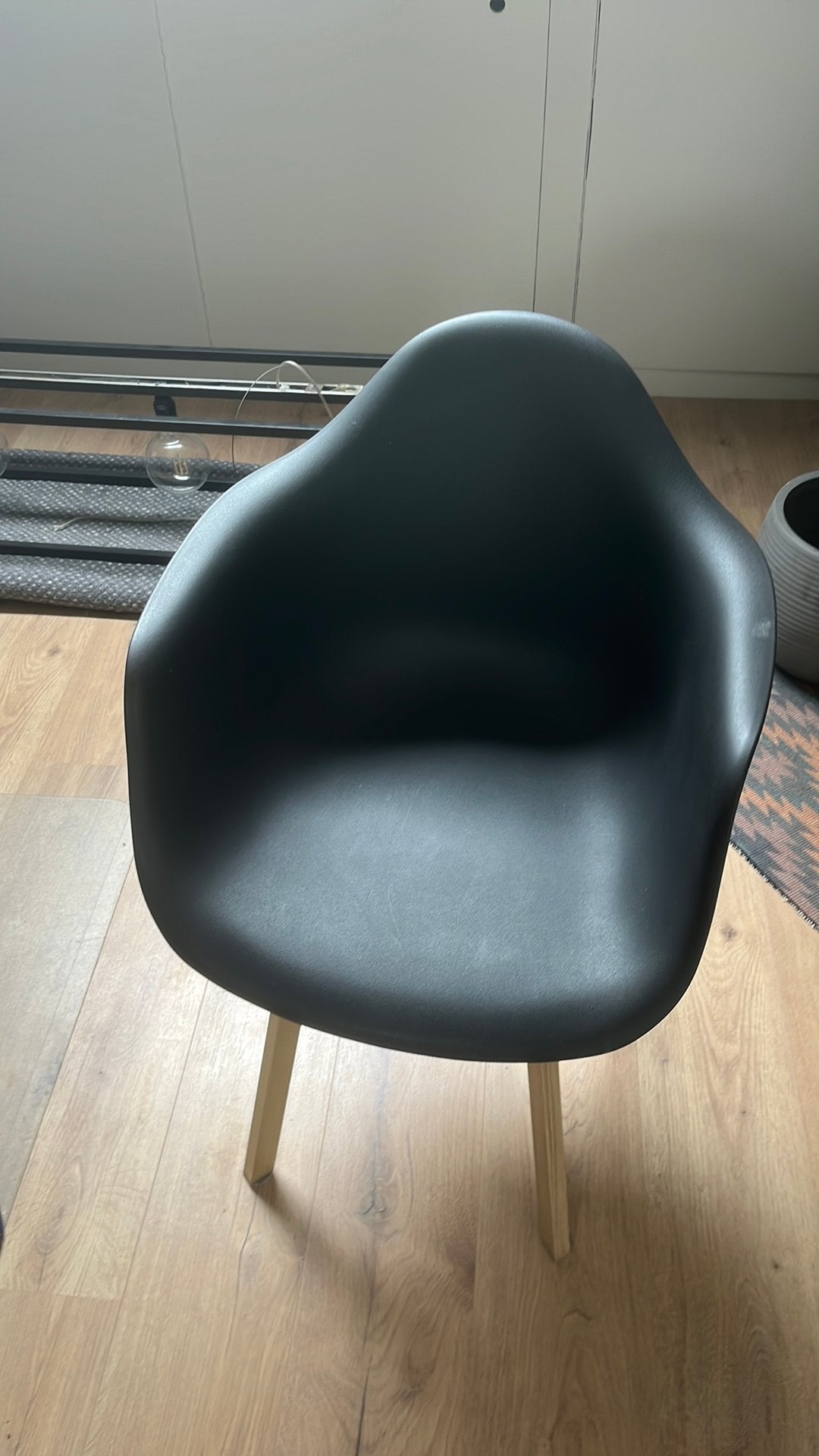 industriële stoel zwart met houtlook poten, Huis en Inrichting, Ophalen, Gebruikt, Zwart, Eén