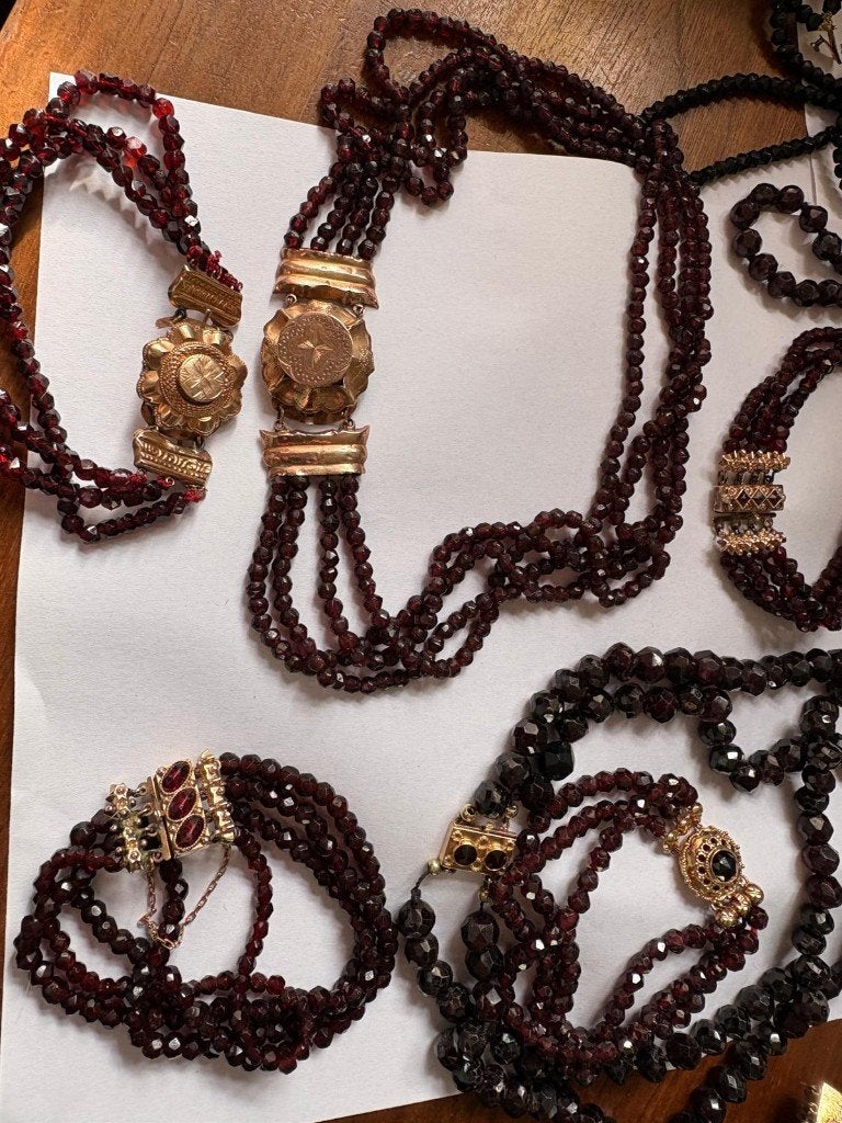 Antieke streeksieraden, granaten met 14K gouden slot, Sieraden, Tassen en Uiterlijk, Ophalen of Verzenden, Goud, Overige typen