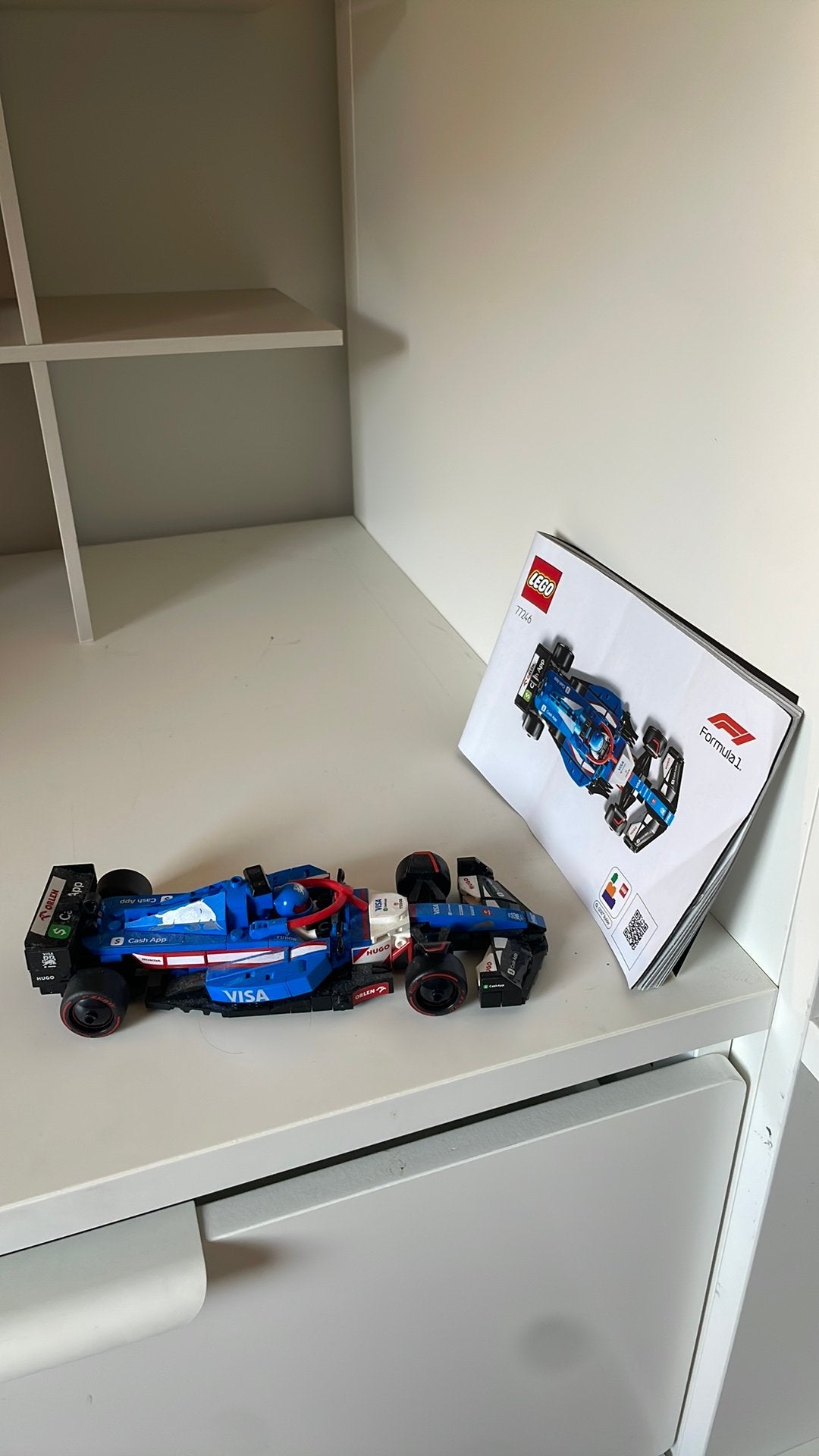 Racing bulls formula 1 lego met boek, Ophalen, Zo goed als nieuw, Complete set, Lego