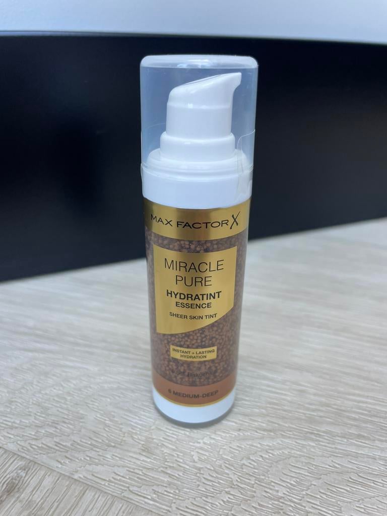 max factor miracle pure 6 medium-deep, Ophalen of Verzenden, Zo goed als nieuw, Gehele gezicht