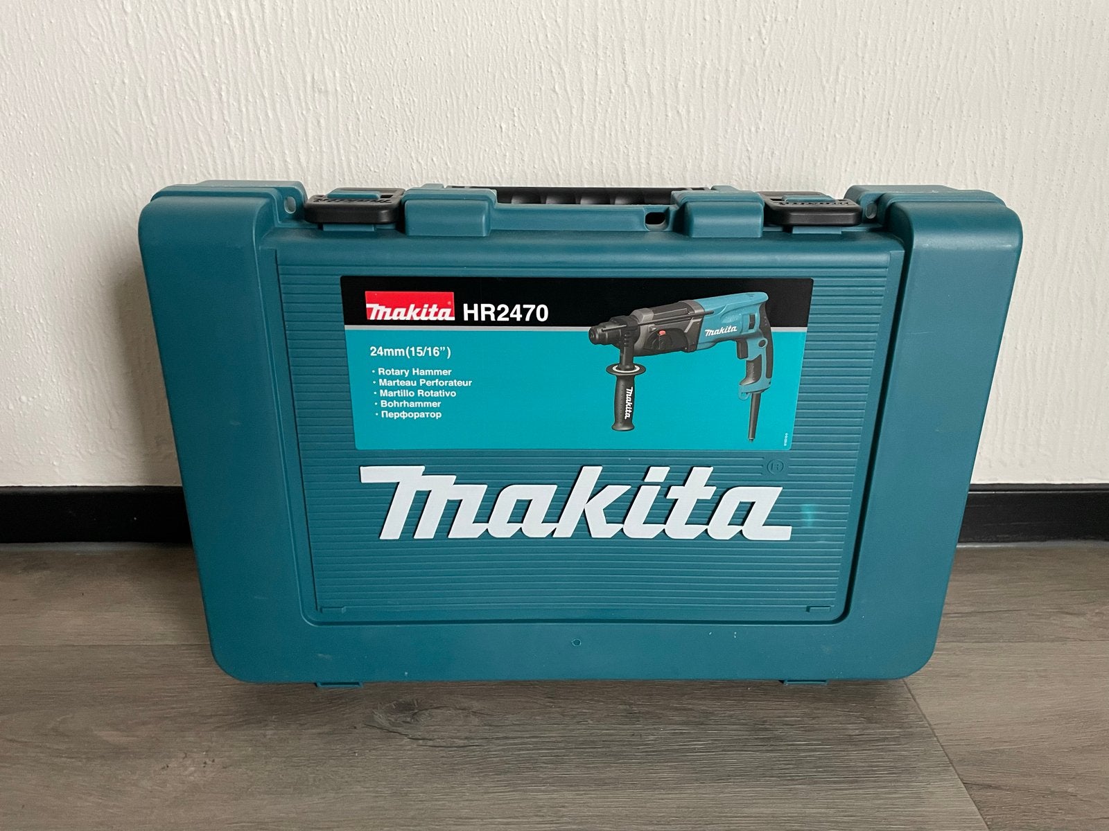 Makita HR2470 Boorhamer met SDS boorset - Zo goed als nieuw, Ophalen, 600 watt of meer, Boor- en/of Breekhamer, Zo goed als nieuw