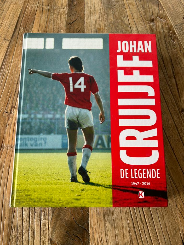 Johan Cruijff de legende 1947-2016, Boeken, Ophalen of Verzenden, Zo goed als nieuw, Balsport