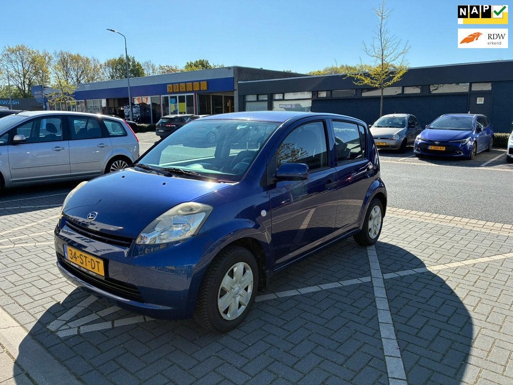 Daihatsu Sirion 2 €1149,-1.3-16V APK 1 JAAR INRUIL IS MOGE, Auto's, Daihatsu, Voorwielaandrijving, Stof, Gebruikt, 31 €/maand