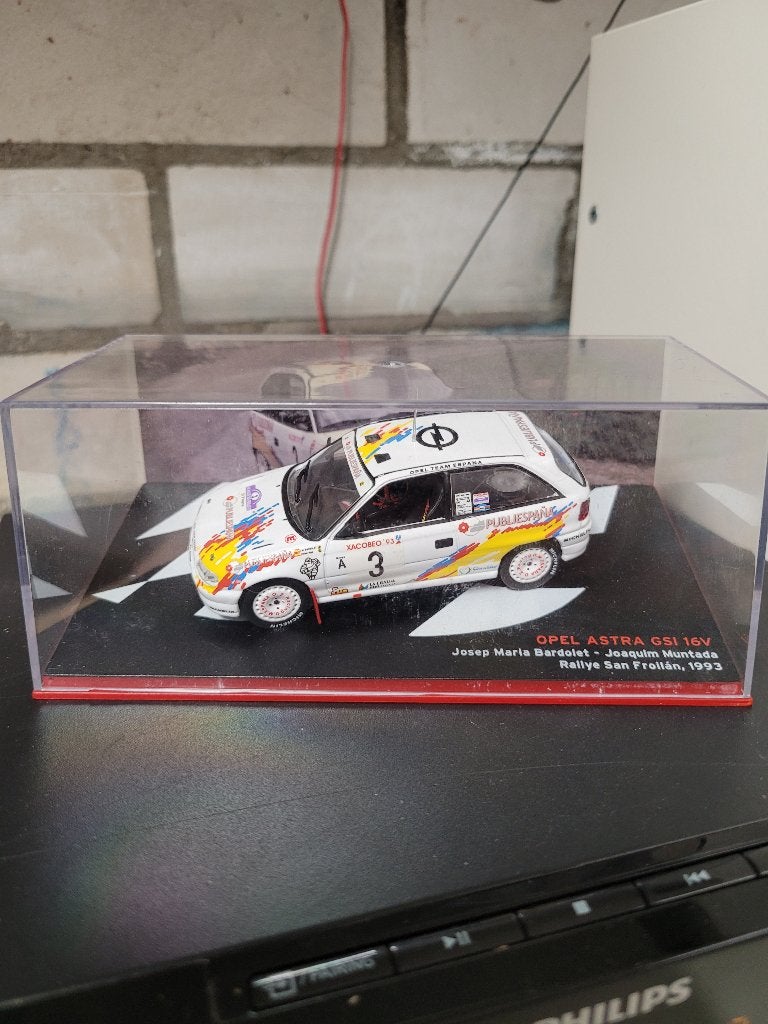 opel astra gsi IXO 1:43, Ophalen of Verzenden, Zo goed als nieuw, Auto, Overige merken