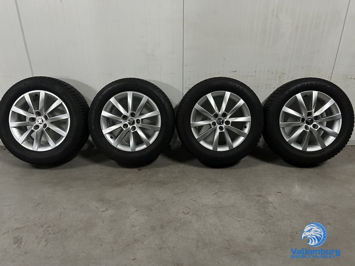 8mm! Originele Skoda Scala Alaris 16 velgen 5x100 winterband, Auto-onderdelen, Gebruikt, -, Banden en Velgen, -