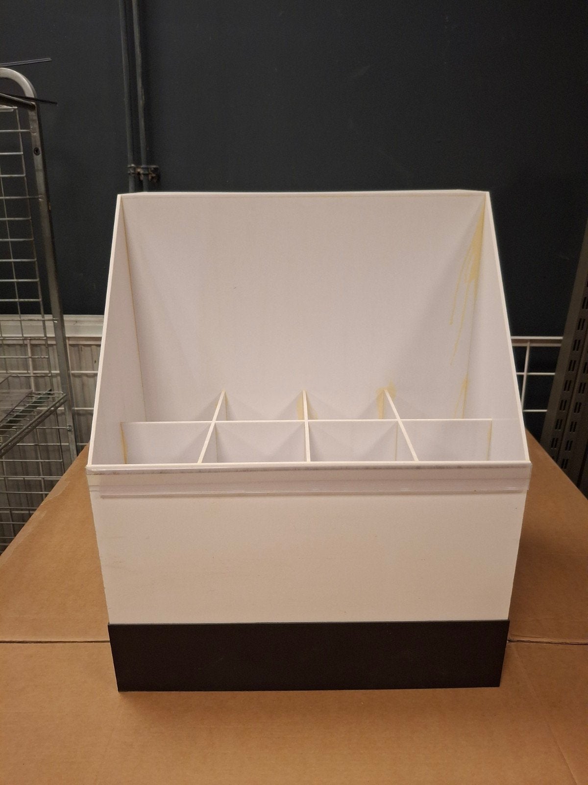 Witte winkeldisplay met vakken, Hout, Ophalen of Verzenden, Zo goed als nieuw, Modern