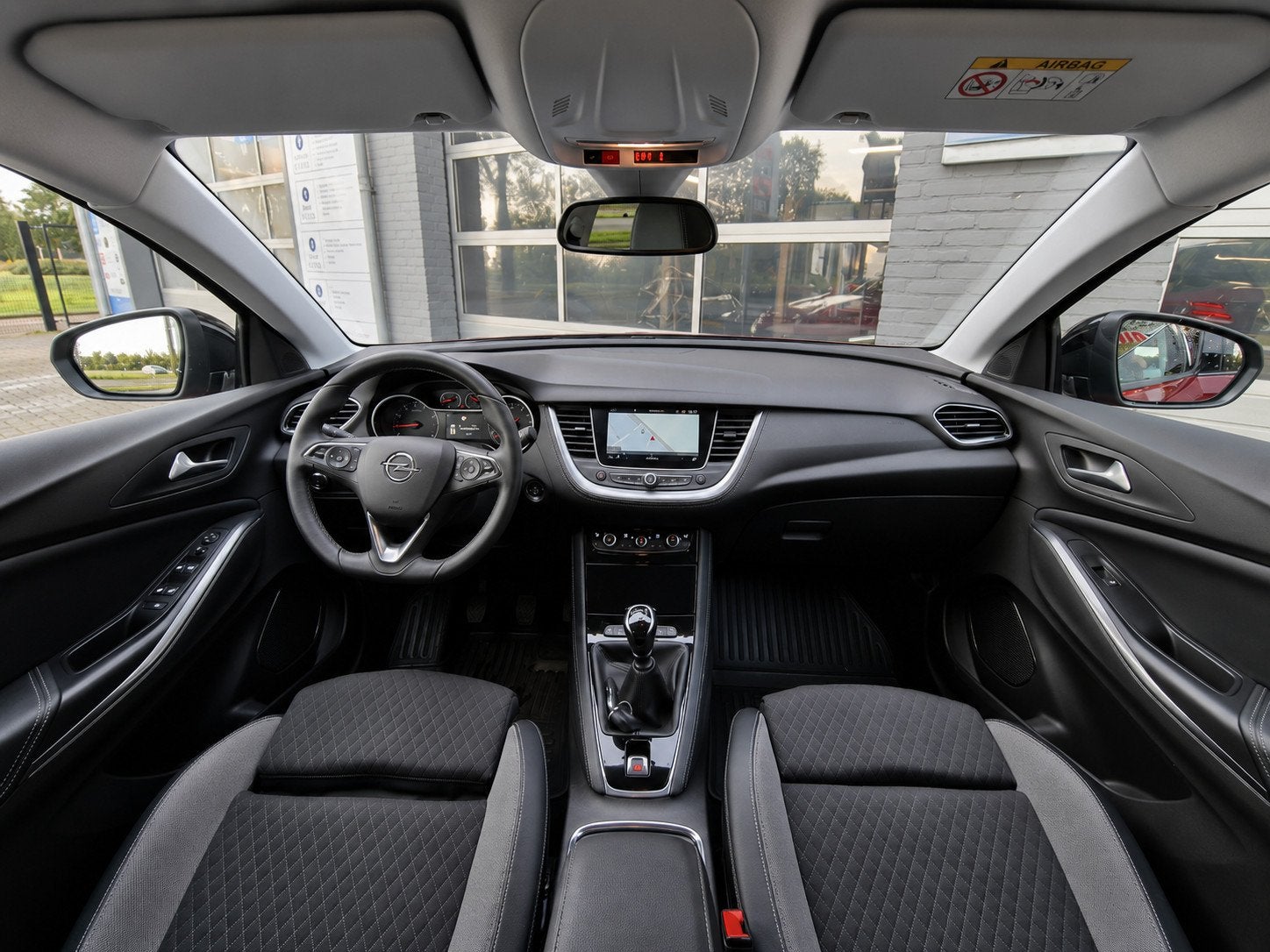Opel Grandland X 1.2 Turbo Ultimate|Trekhaak|Clima|Carplay|c, Voorwielaandrijving, Gebruikt, 1199 cc, Met garantie (alle)