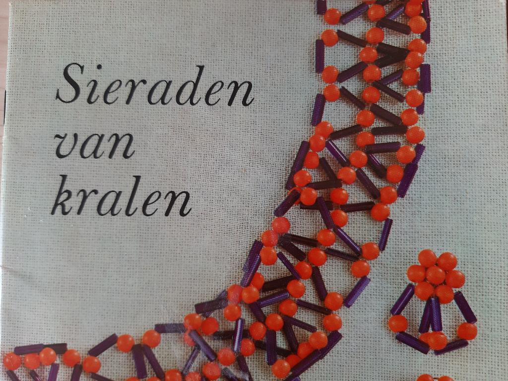 Boek = Sieraden van kralen, Verzenden, Gebruikt, Overige typen