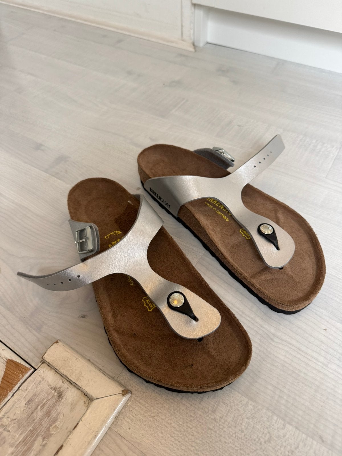 Birckenstock zilver nieuw mt 39, Kleding | Dames, Ophalen of Verzenden, Zo goed als nieuw, Overige kleuren, Sneakers of Gympen