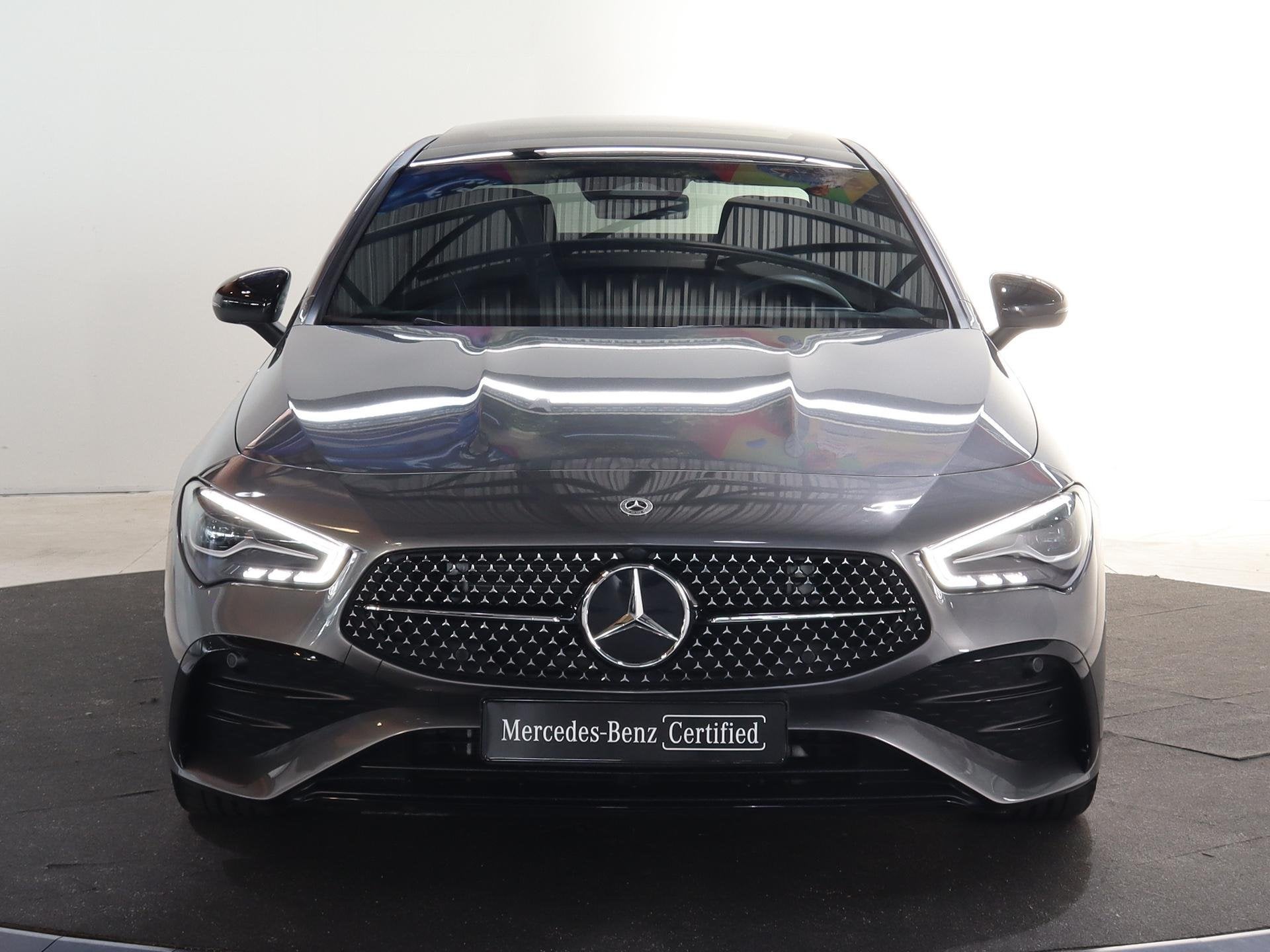 Mercedes-Benz CLA-klasse 180 Star Edition AMG Line Plus | Ni, Auto's, Gebruikt, 4 cilinders, Verwarmde buitenspiegels, Bedrijf