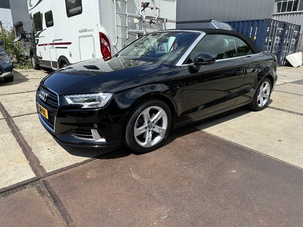 Audi A3 2.0 Tfsi 140KW 2018 Zwart, Stof, Bluetooth, 4 stoelen, Zwart