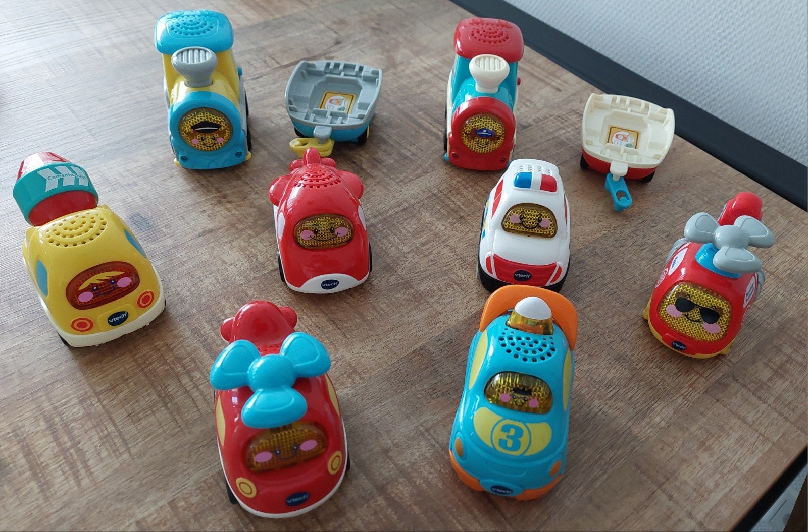 Toet toet auto's en toet toet treinen (alles in 1 koop), Ophalen, Gebruikt, 4 tot 6 jaar