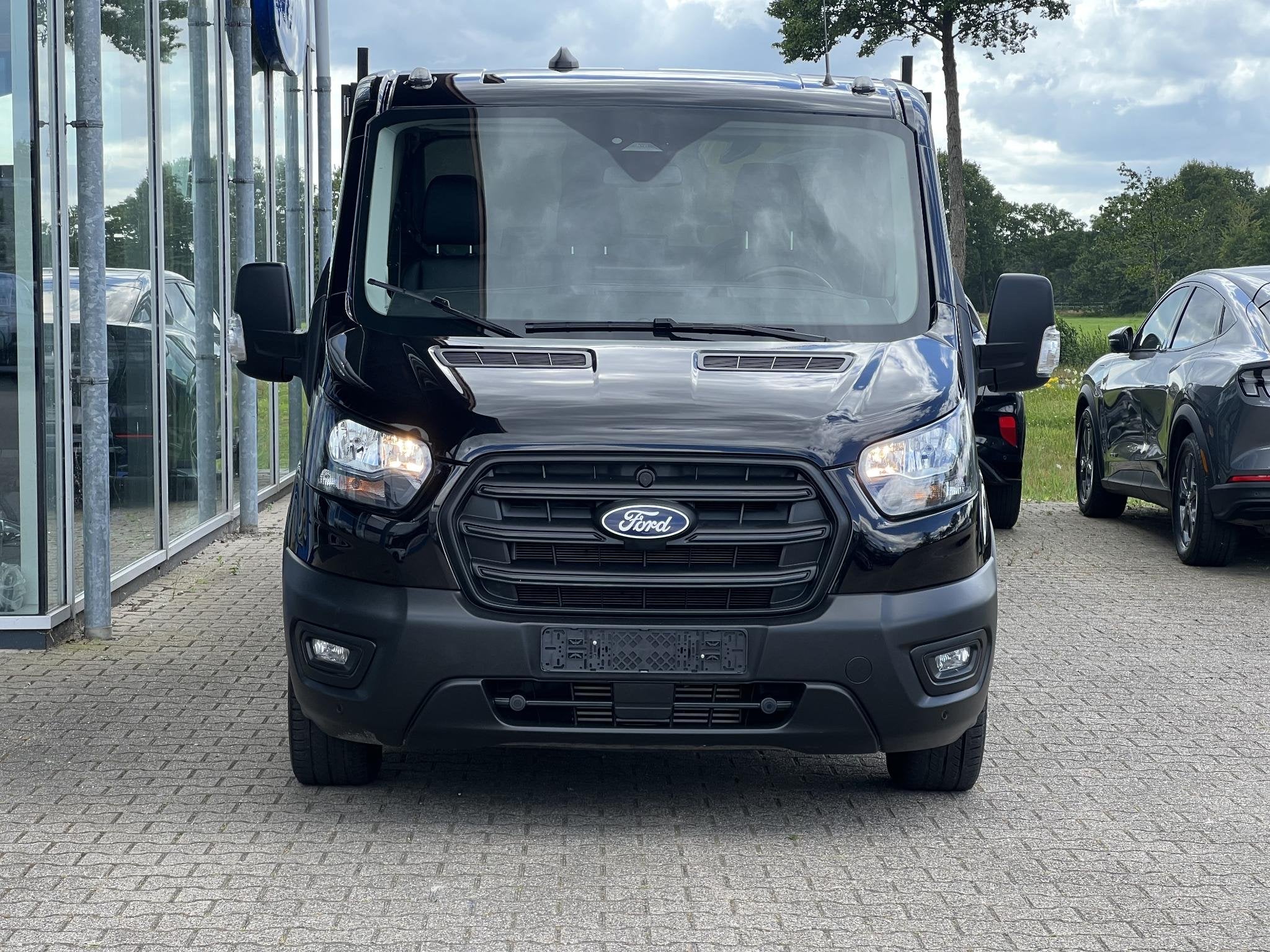 Ford Transit 350 2.0 TDCI L4H1 Trend | Open Laadbak | 165pk, Euro 6, 4 cilinders, Automatische klimaatregeling, 11 km/l