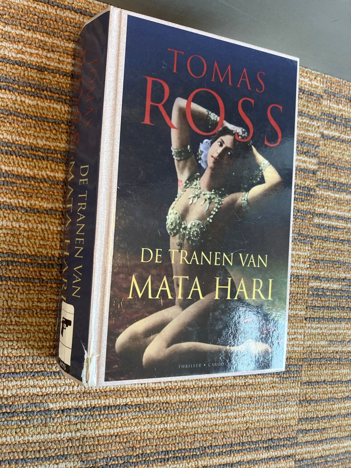 Tomas Ross - De Tranen van Mata Hari (Thriller), Ophalen of Verzenden, Gelezen, Nederland