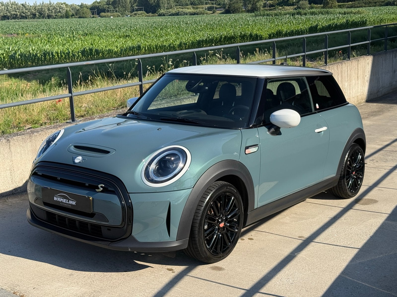 Mini Cooper S Multitone Edition Electric 33 kwh Aut 2022, Auto's, 4 stoelen, Dealer onderhouden, Te koop, 30 min