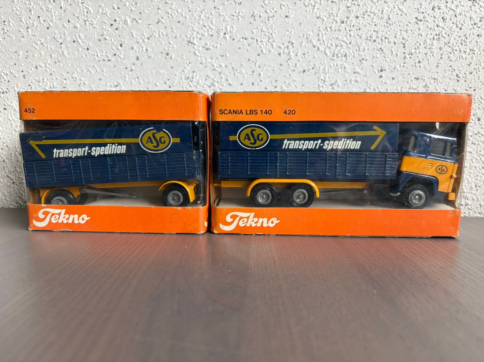 Tekno 1/50, Hobby en Vrije tijd, Modelauto's | 1:50, Zo goed als nieuw, Bus of Vrachtwagen, Tekno, Ophalen of Verzenden