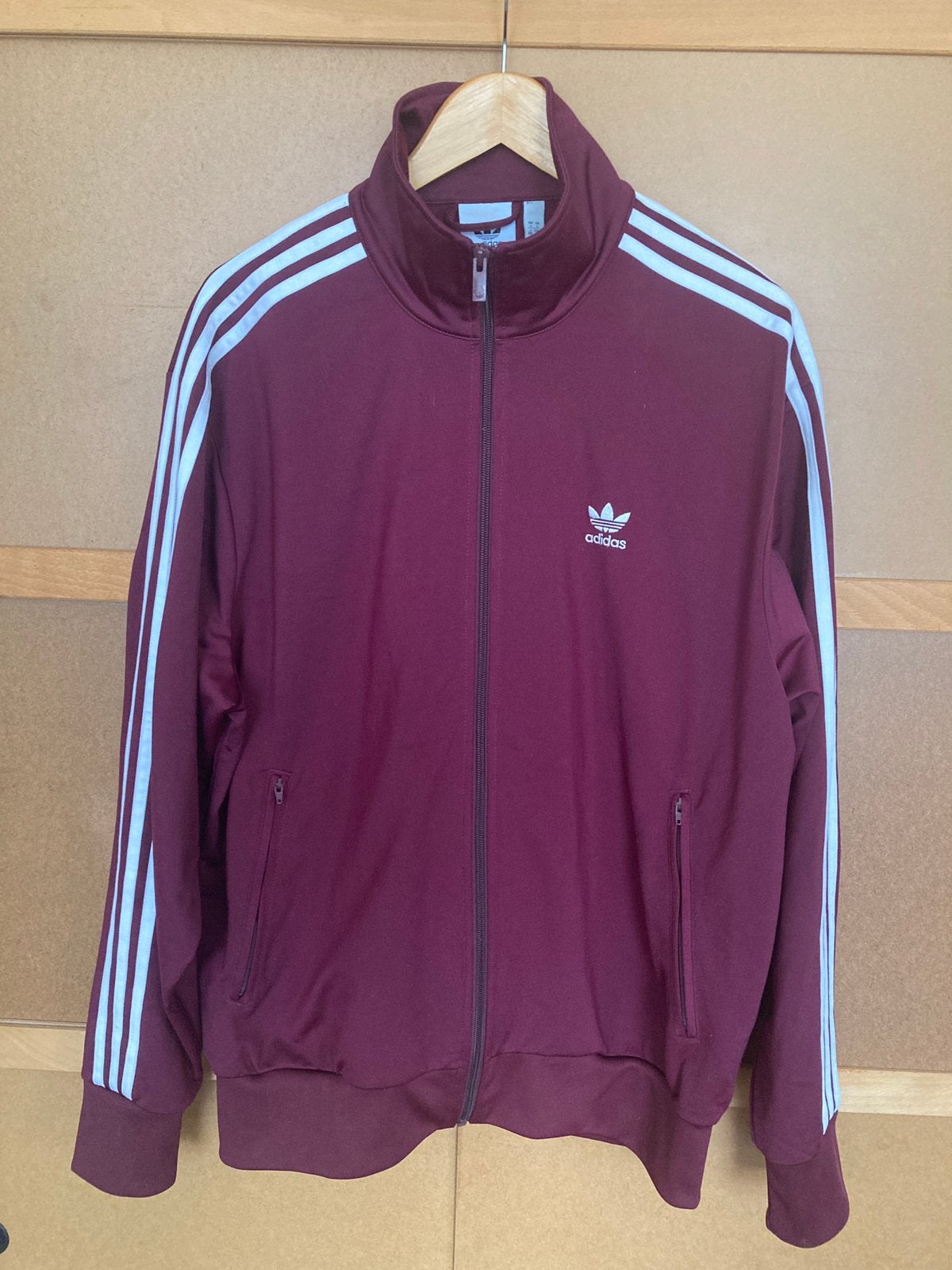Adidas orginals kleur Burgundy maat L 2x gedragen, Maat 52/54 (L), Ophalen of Verzenden, Zo goed als nieuw, Rood