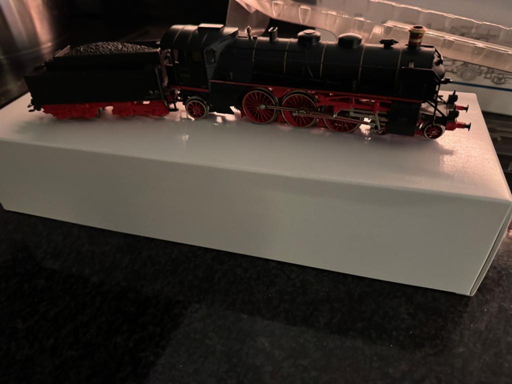 Märklin H0 Stoomlocomotief digitaal BR 18.4 (3318), Wisselstroom, Locomotief, Ophalen of Verzenden, Zo goed als nieuw