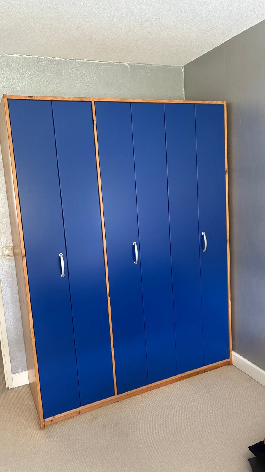 Stevige kledingkast met blauwe (vouw) deuren, Huis en Inrichting, Kasten | Kledingkasten, Ophalen, Met deur(en), 100 tot 150 cm