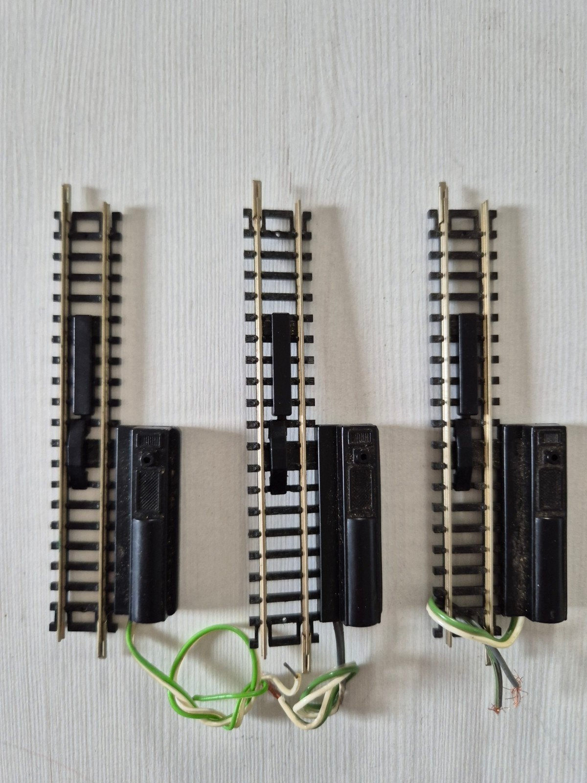 5 Roco N-spoor elektrische ontkoppelrails 2412, Gebruikt, Gelijkstroom, Trix, Rails