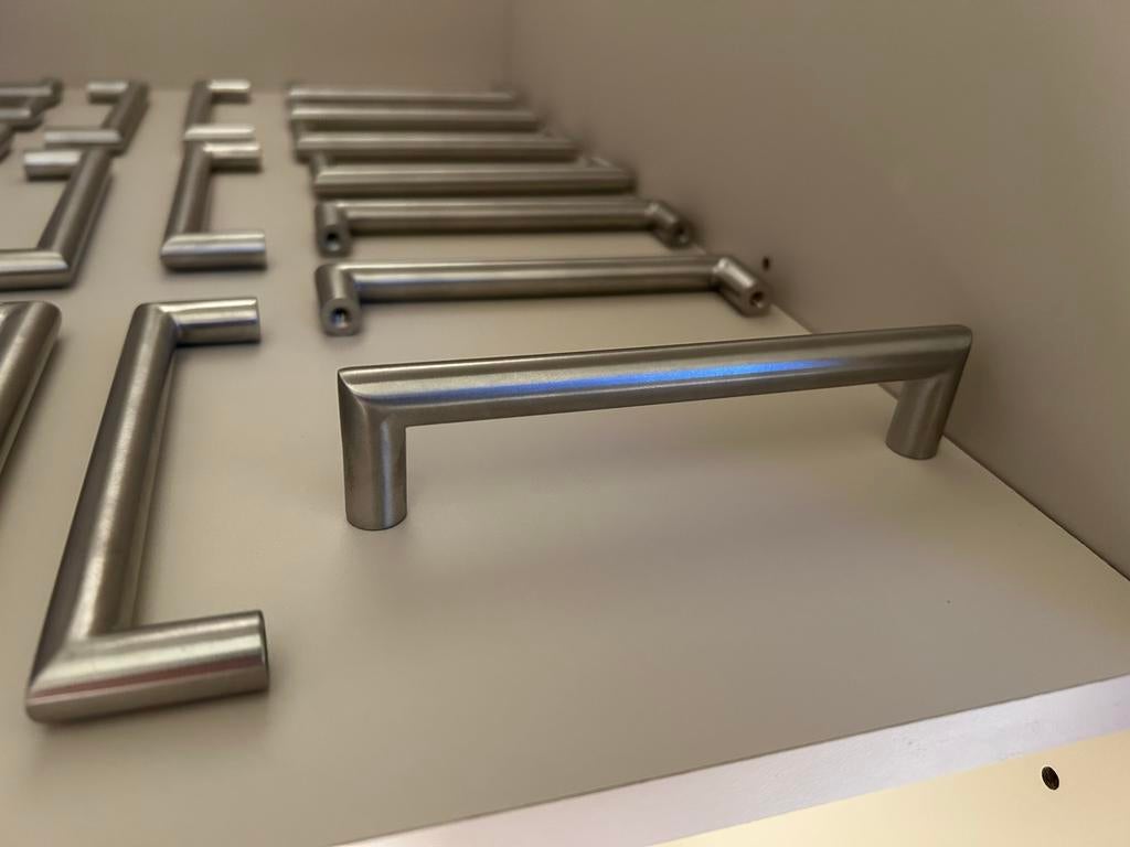 21 stuks nieuwe RVS Handgreepjes 128mm, Ophalen, Nieuw