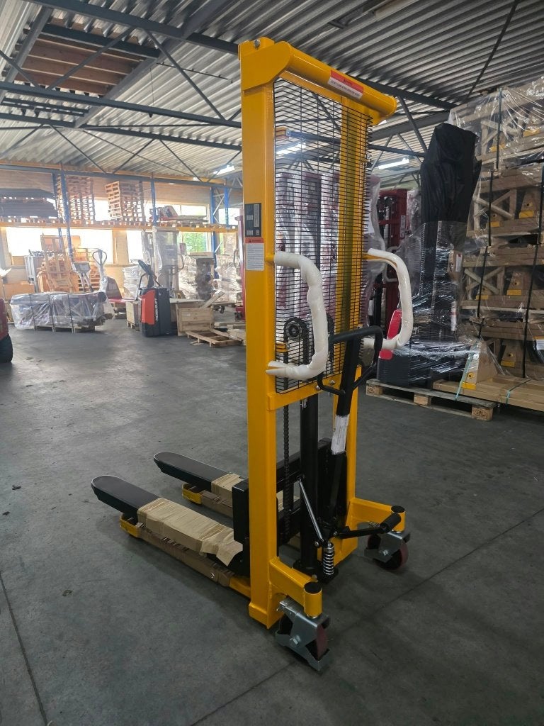 Gebruikte stapelaars, palletwagens, heftafels, schrobmachine, Ophalen of Verzenden
