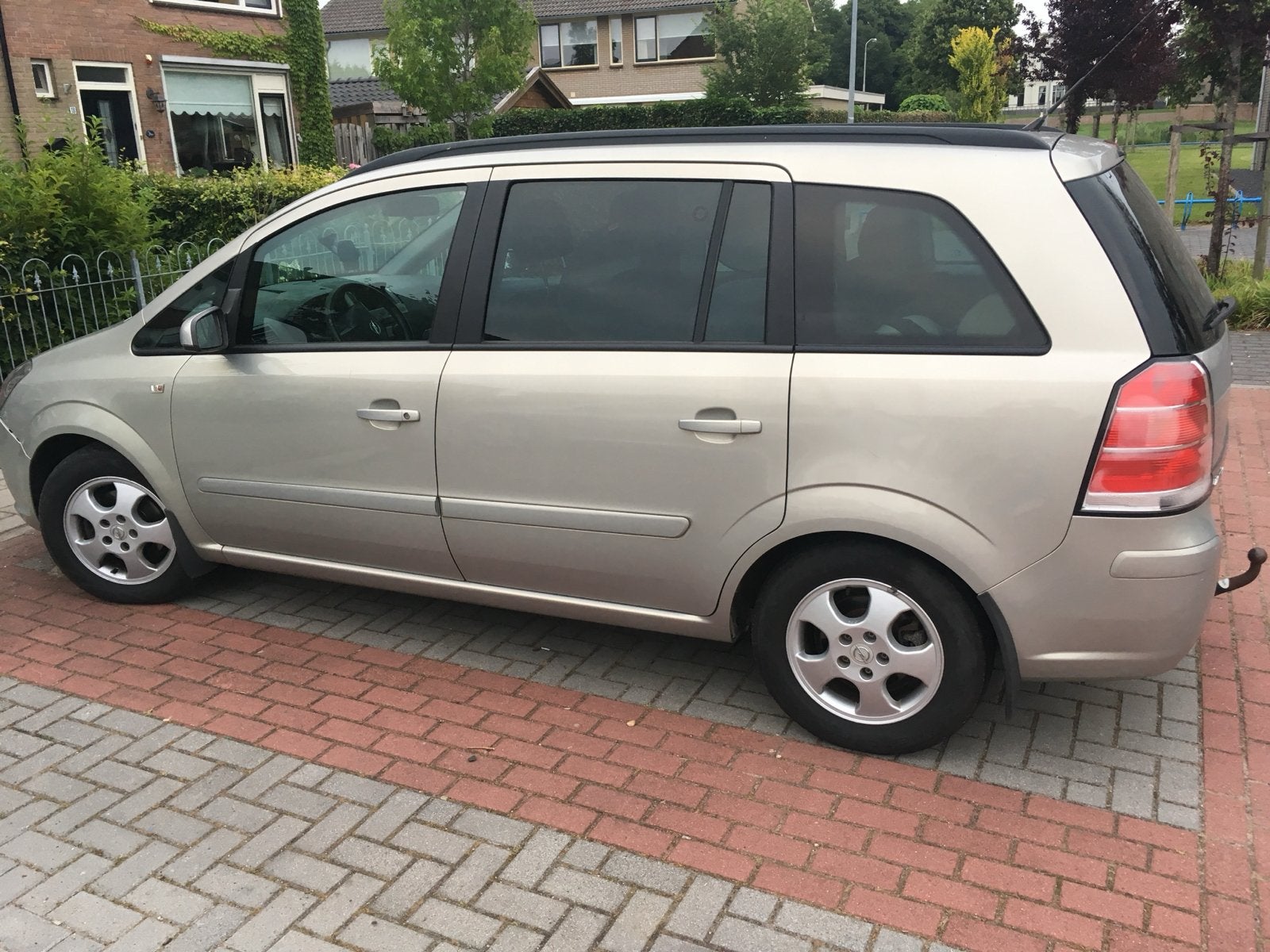 Opel Zafira 1.8 2006 Grijs, Auto's, Stof, 4 cilinders, Origineel Nederlands, Grijs