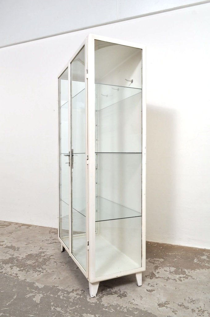 Vintage apothekerskast medicijnkast vitrinekast 2-deurs 1979, Gebruikt, Glas, 150 tot 200 cm, 25 tot 50 cm