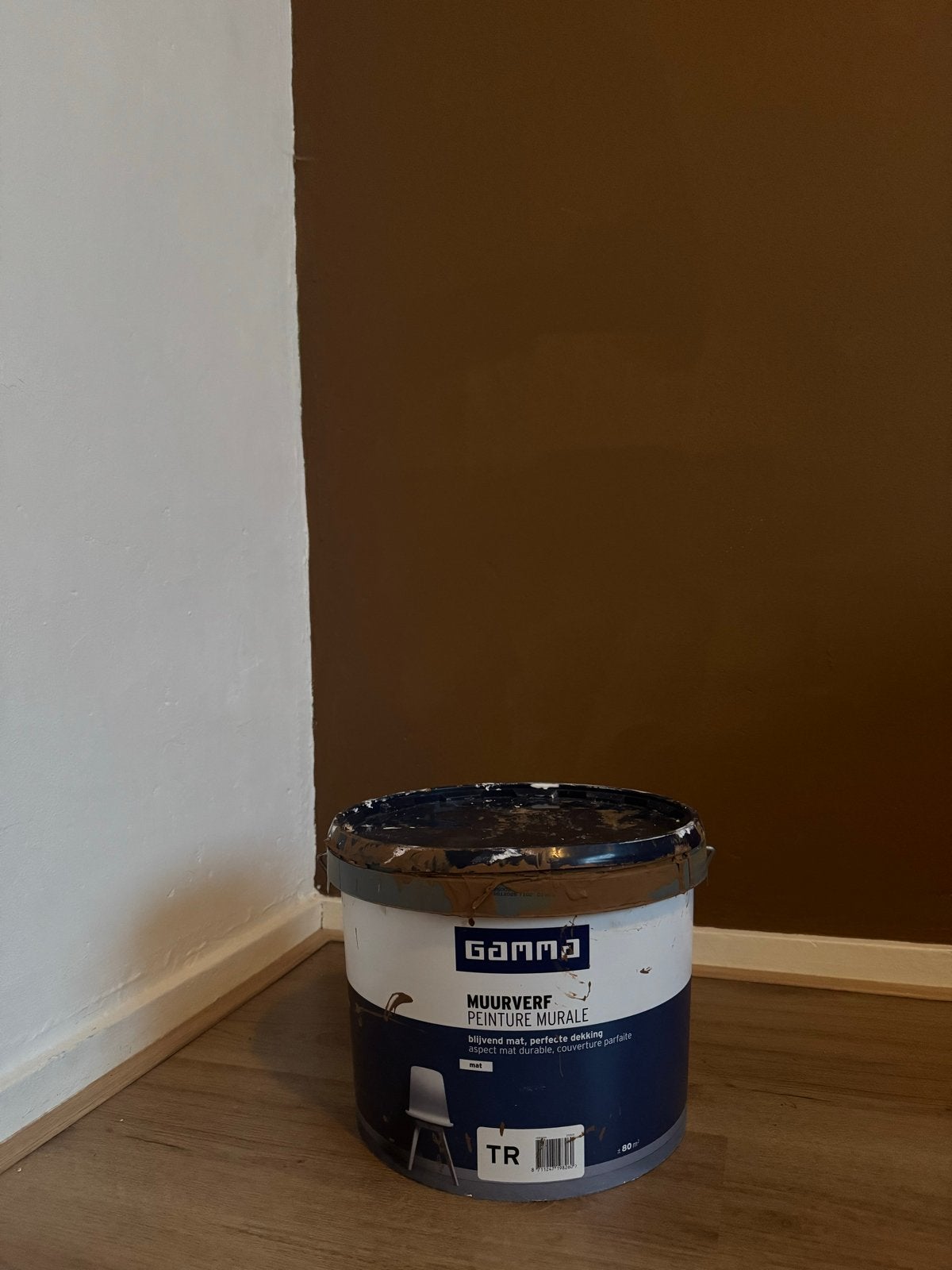 Halve emmer muurverd (lichtbruin), Ophalen of Verzenden, Gebruikt, Overige typen