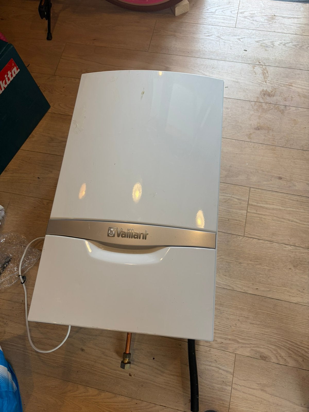 Vaillant ecoTEC plus VHR – CW5 – bouwjaar 2017, Minder dan 20 liter, Ophalen, Zo goed als nieuw, Geiser