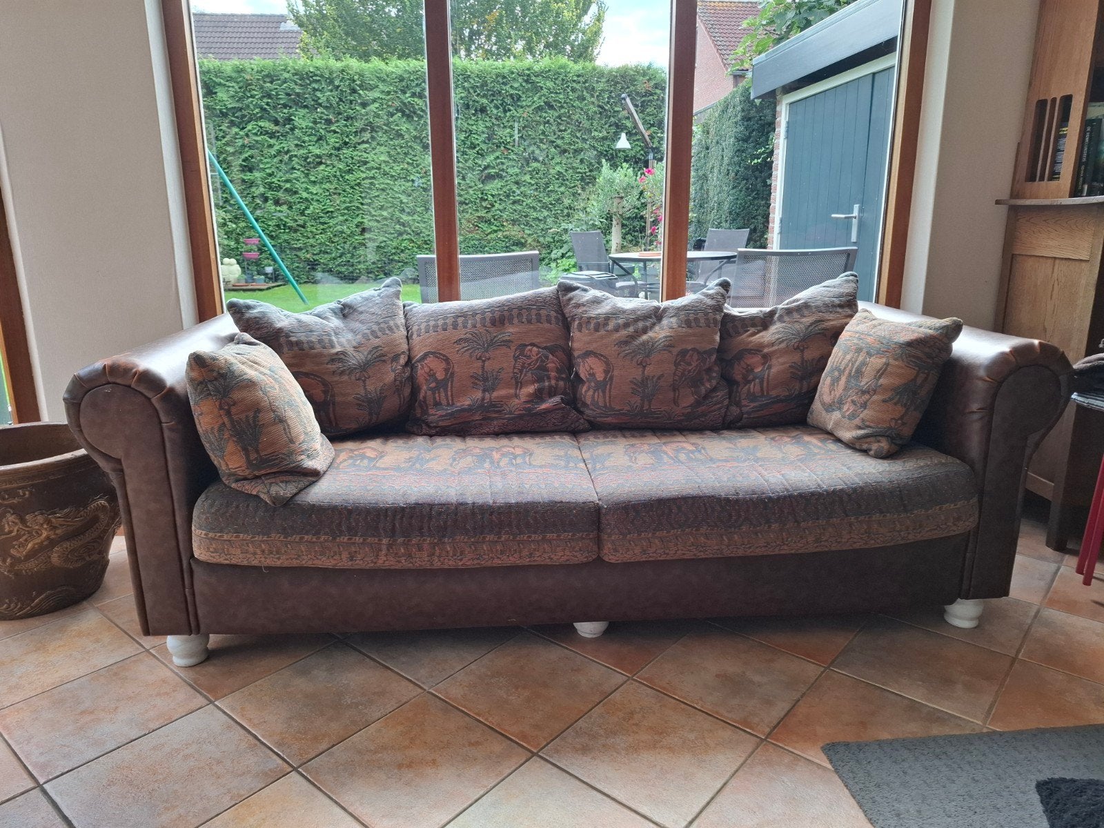 Gezocht :  3-zitsbank met  kussens, Driepersoons, 75 tot 100 cm, Ophalen of Verzenden, Kunststof