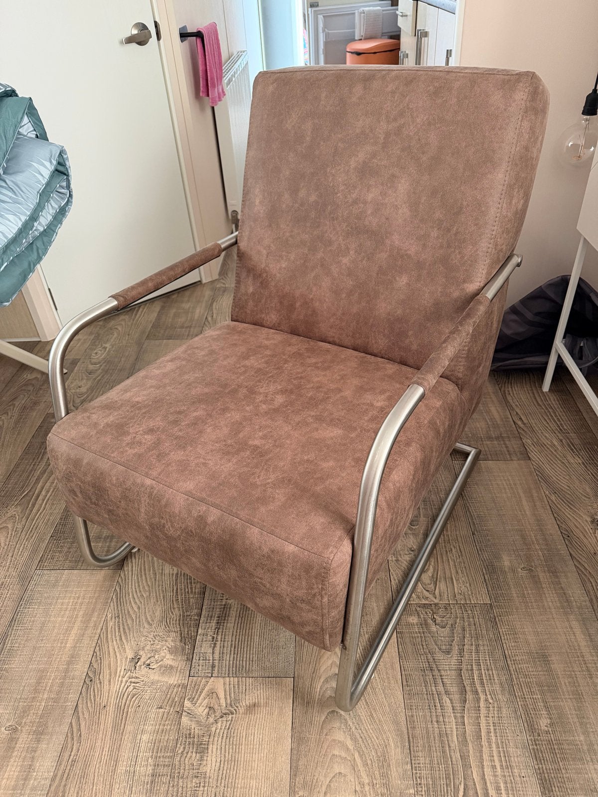 Comfortabele bruine fauteuil met metalen frame, Gebruikt, Bruin, Ophalen of Verzenden, Metaal
