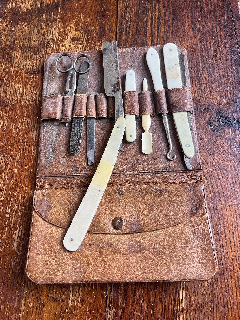 Antieke scheer en manicureset, Ophalen of Verzenden