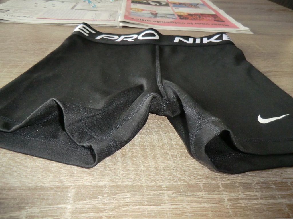 SPORTBROEKJE, Ophalen of Verzenden, Zo goed als nieuw, Nike, Jongen of Meisje