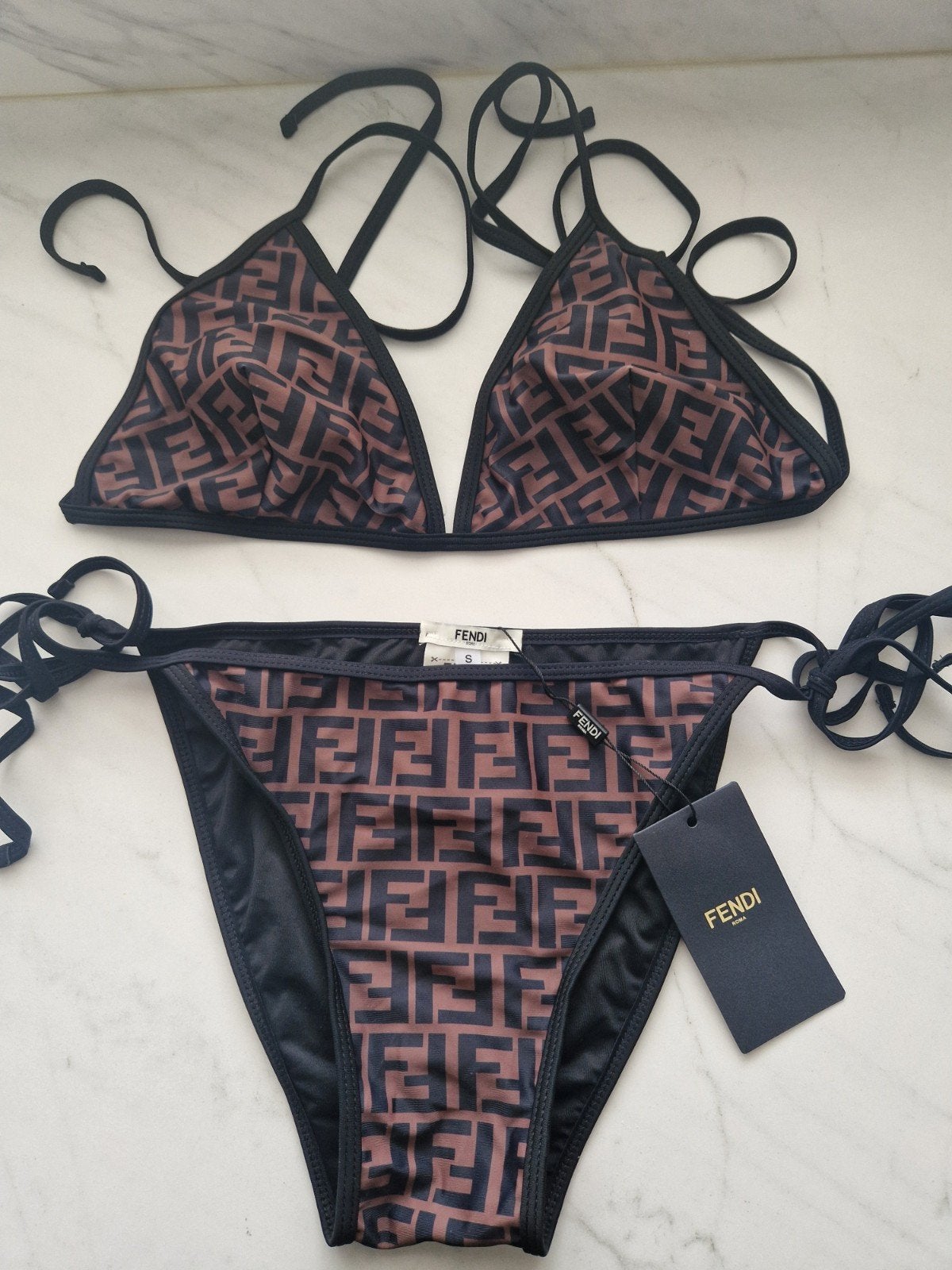 Fendi Bikini maat S/M, Kleding | Dames, Badmode en Zwemkleding, Bruin, Ophalen of Verzenden, Bikini, Nieuw