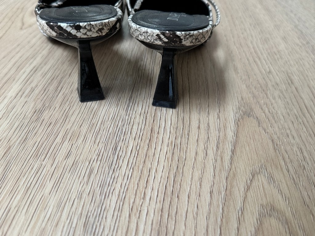 Kitten Heels damesschoenen maat 39 nieuwstaat ongedragen, Nieuw, Ophalen of Verzenden, Schoenen met hoge hakken, Grijs