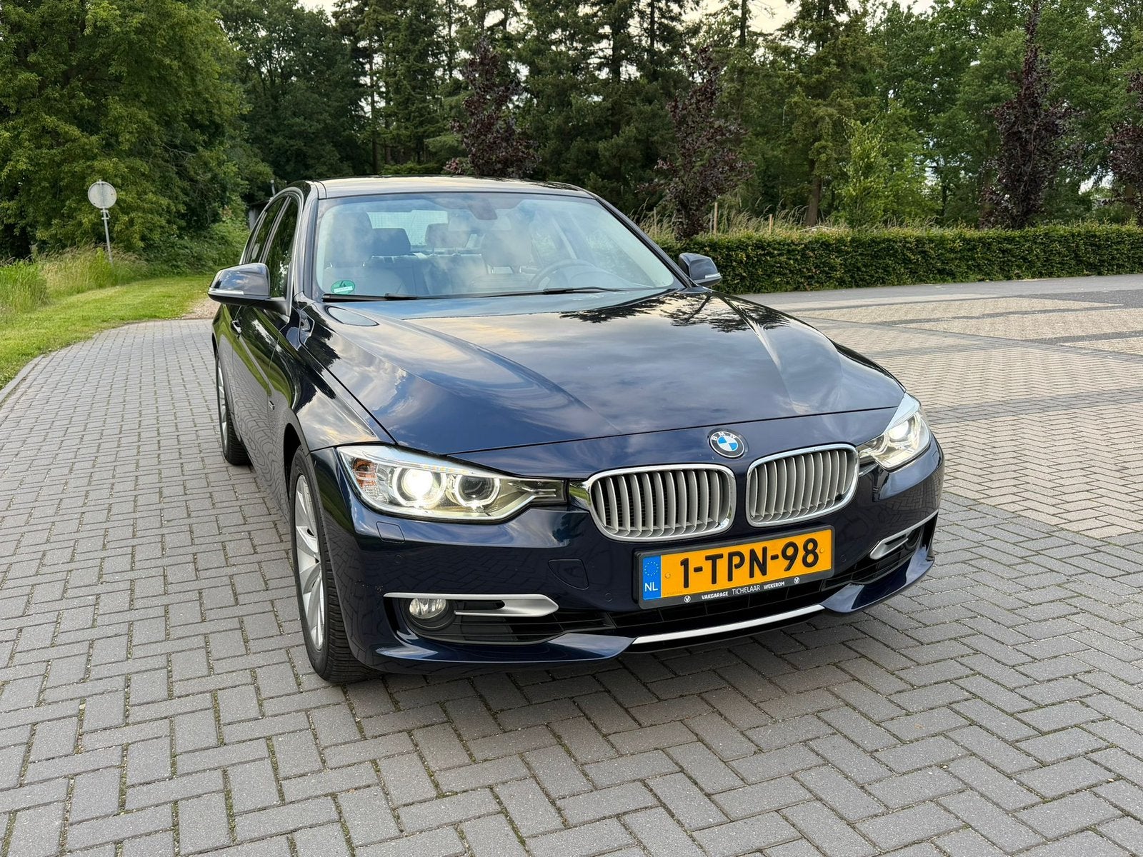 BMW 3-Serie 320 135KW Aut8 (f30) 2014 Leder / Navi / NL auto, Auto's, BMW, Achterwielaandrijving, 4 cilinders, Blauw, Origineel Nederlands