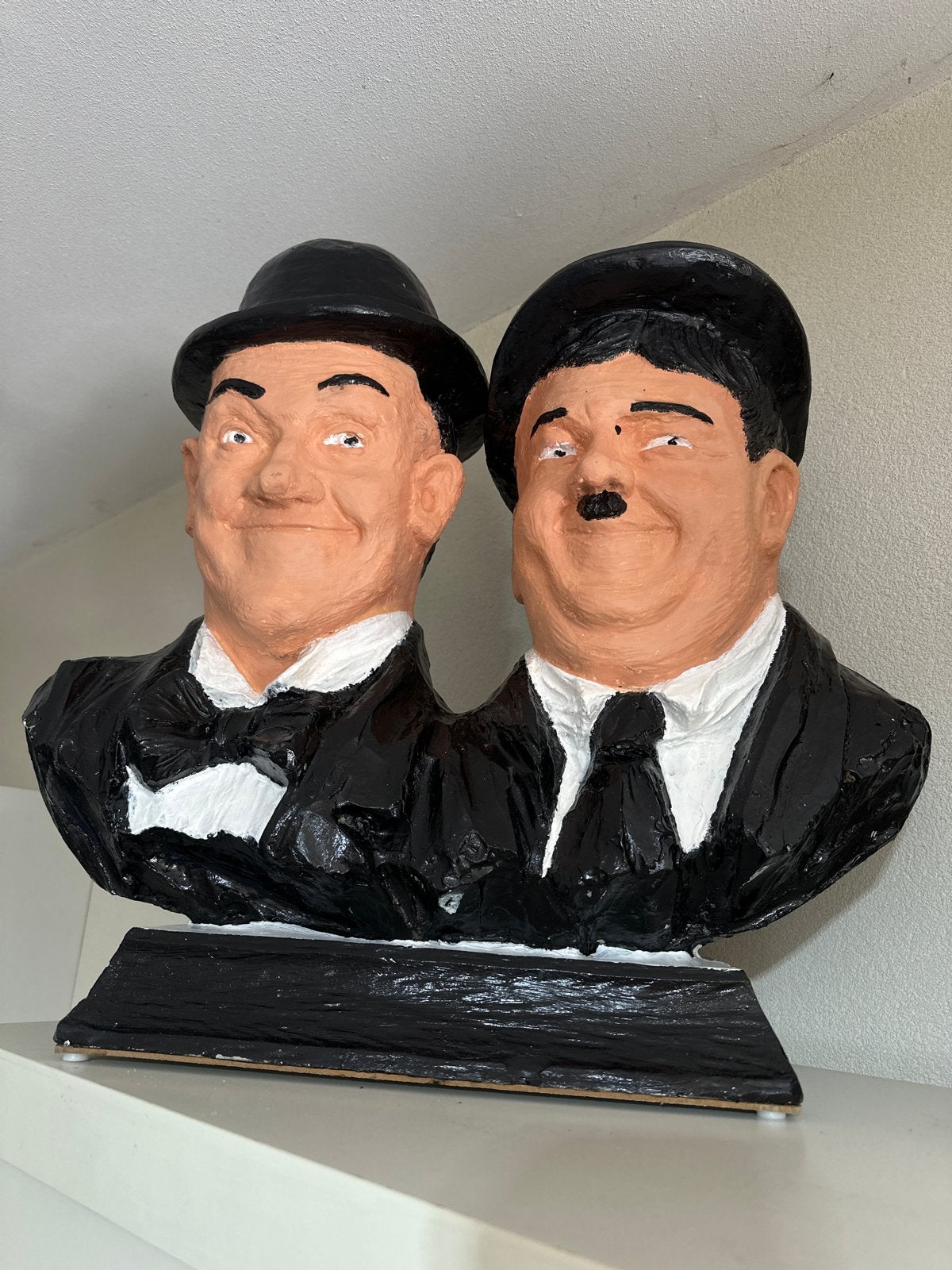 Unieke Laurel & Hardy Buste - Handgemaakt Kunstwerk, Antiek en Kunst, Ophalen, Groep mensen, Buste, 20 - 50 cm