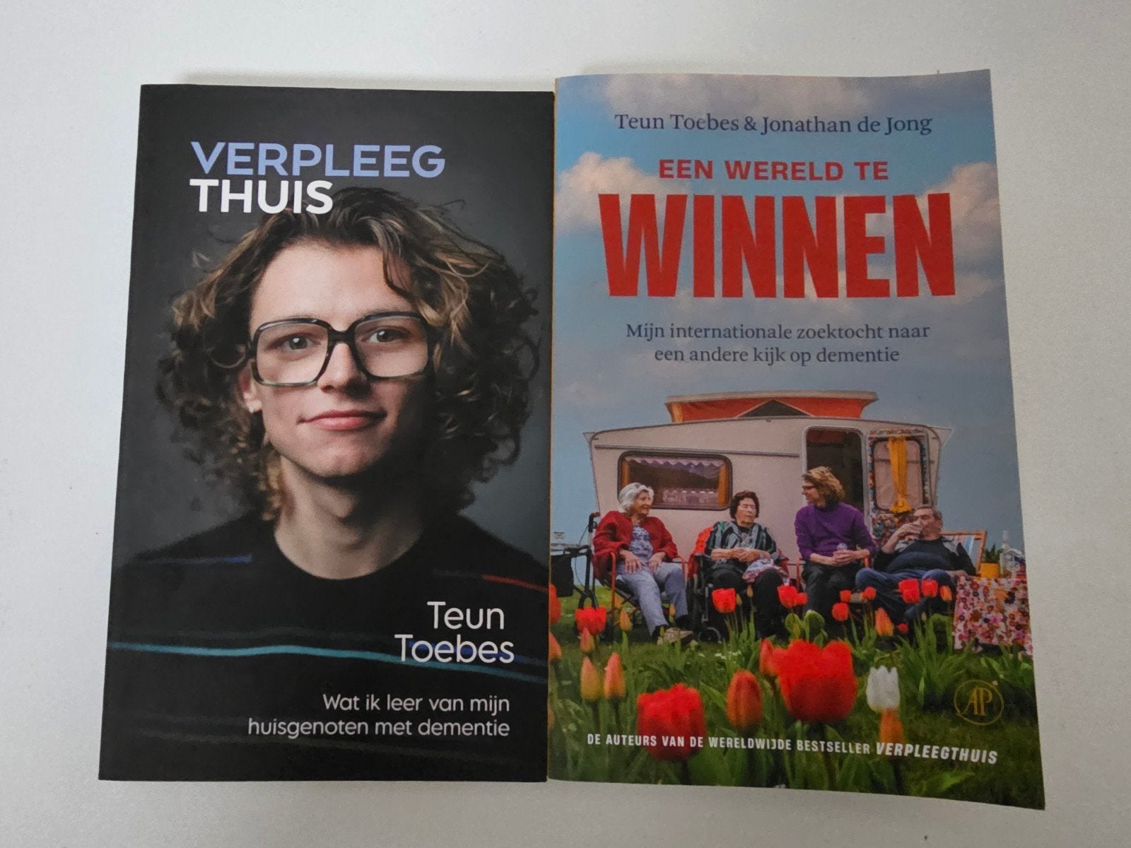 Boeken Teun Toebes: VerpleegThuis & Een Wereld Te Winnen, Ophalen of Verzenden, Gelezen, Teun Toebes