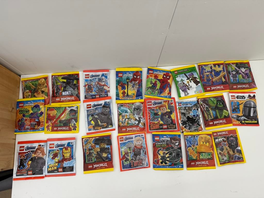 Lego poppetjes minifiguren nieuw in de verpakking, Ophalen of Verzenden, Zo goed als nieuw
