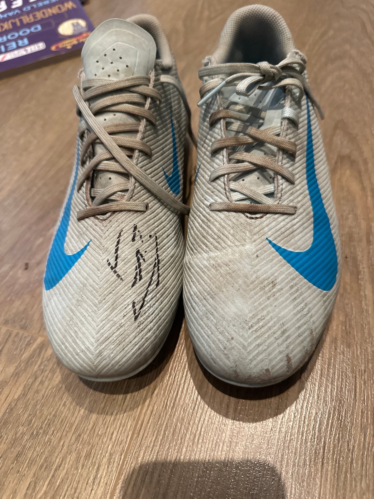 Gesigneerde Voetbalschoenen Thom van Bergen, Ophalen of Verzenden, Gebruikt, Schoenen