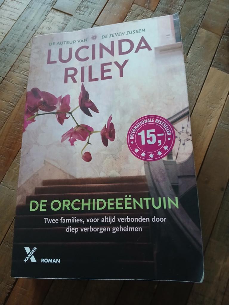 Lucinda Riley - de orchideeëntuin, Ophalen of Verzenden, Zo goed als nieuw